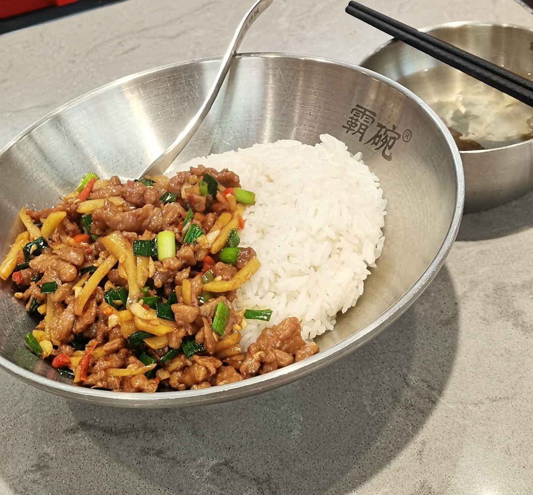 【霸碗|王府井富1楼】盖码饭 嫩姜鸭丝盖码饭