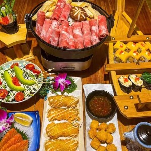 【德鮨料理（华人街）】现98元享牛肉煮豆腐（寿喜锅）+土豆沙拉军舰+海草军舰+招牌大卷……