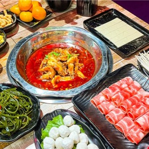【阿华大虾（美的城店）】美味虾火锅，吃完大虾涮火锅！79.9元享门市价200元阿华大虾双人餐